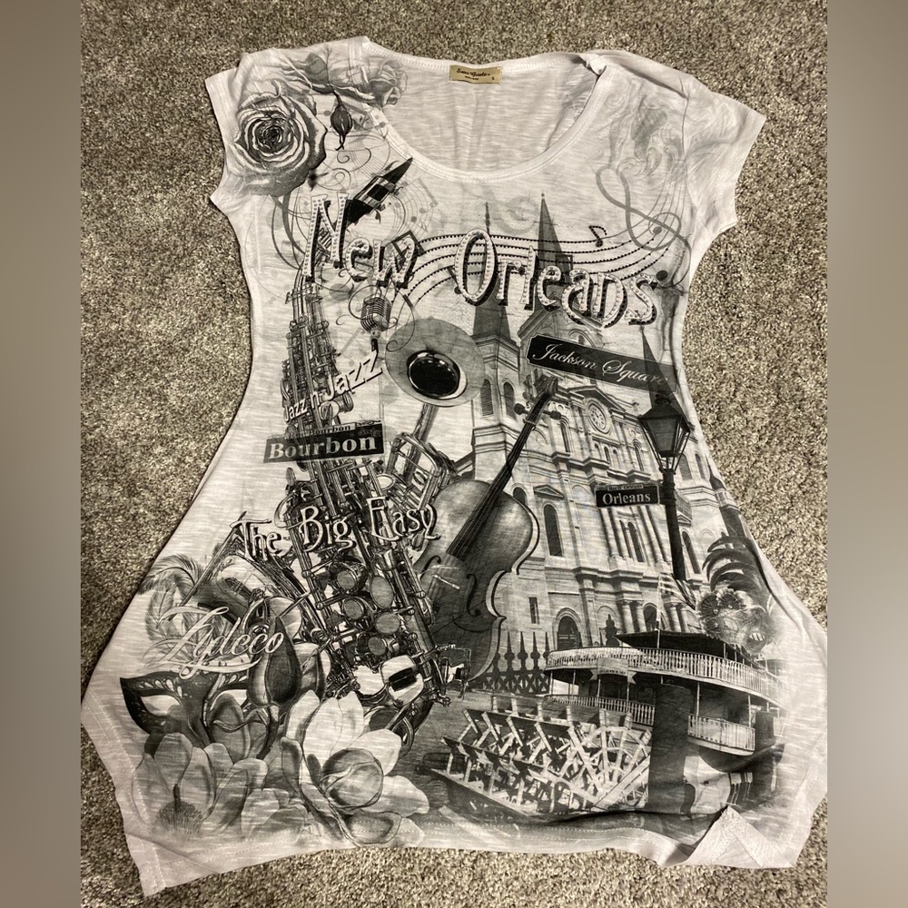 New Orleans light weight thin Tshirt. Size Small. Brand New